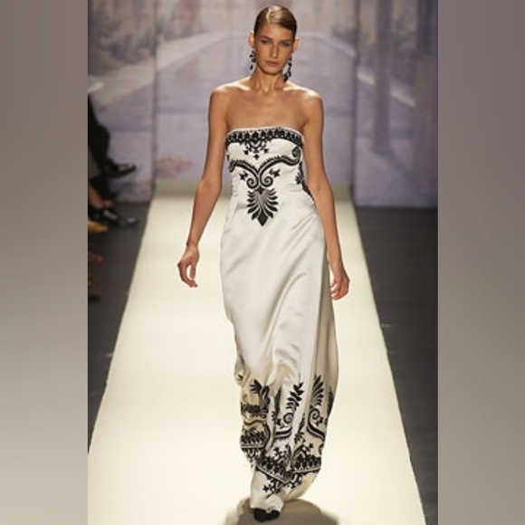 $9,800 OSCAR DE LA RENTA EXCLUSIVE SILK EMBROIDERED RUNWAY GOWN US 6 - Picture 3 of 16
